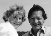  Figur 4    Svein Wilhelmsen (f. 1919) og frue Anne. Hun var utl&aring;nt fra Troms&oslash; til laboratoriet i Kirkenes. Foto privat 1994