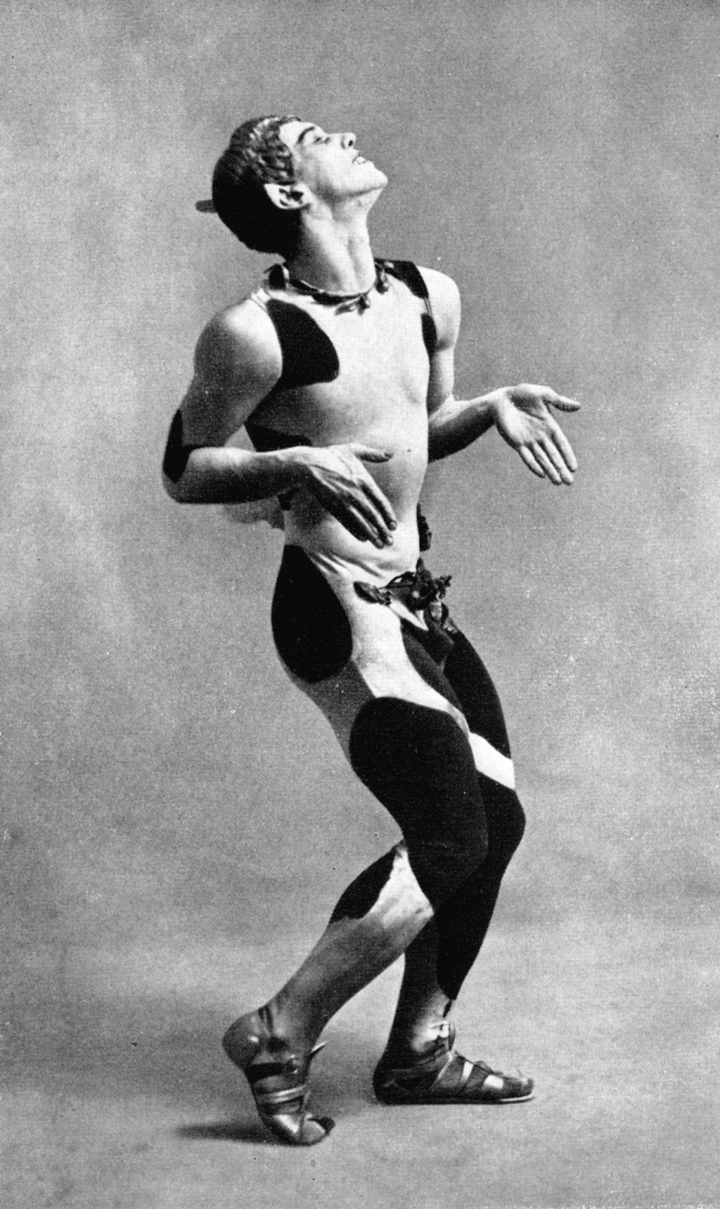 Nijinsky koreograferte og danset hovedrollen i Faunens ettermiddag i 1912, til musikk av Claude Debussy og dekor av Leo&hellip;